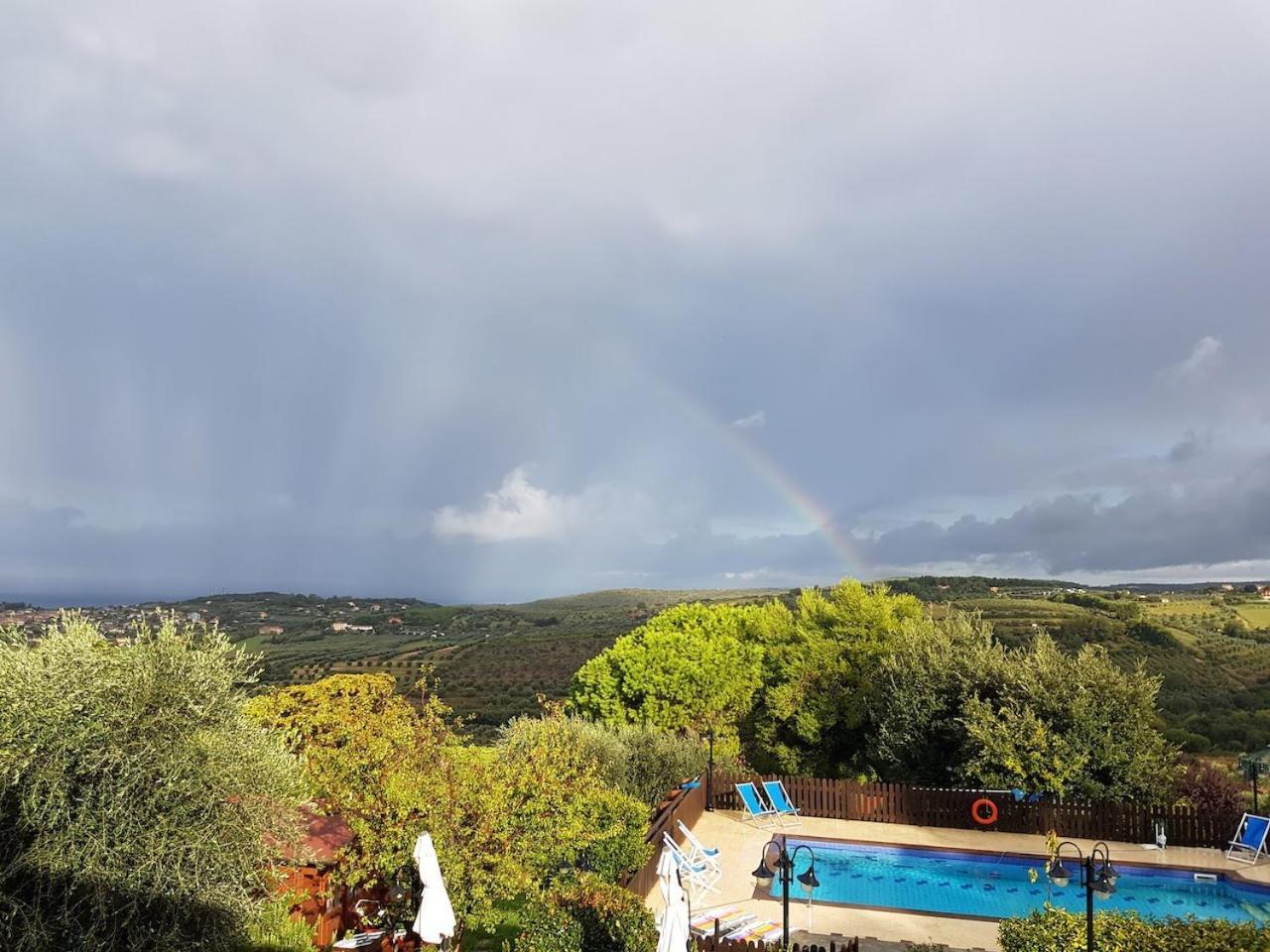 Agriturismo Le Rondini Di San Bartolo San Vincenzo Exterior photo