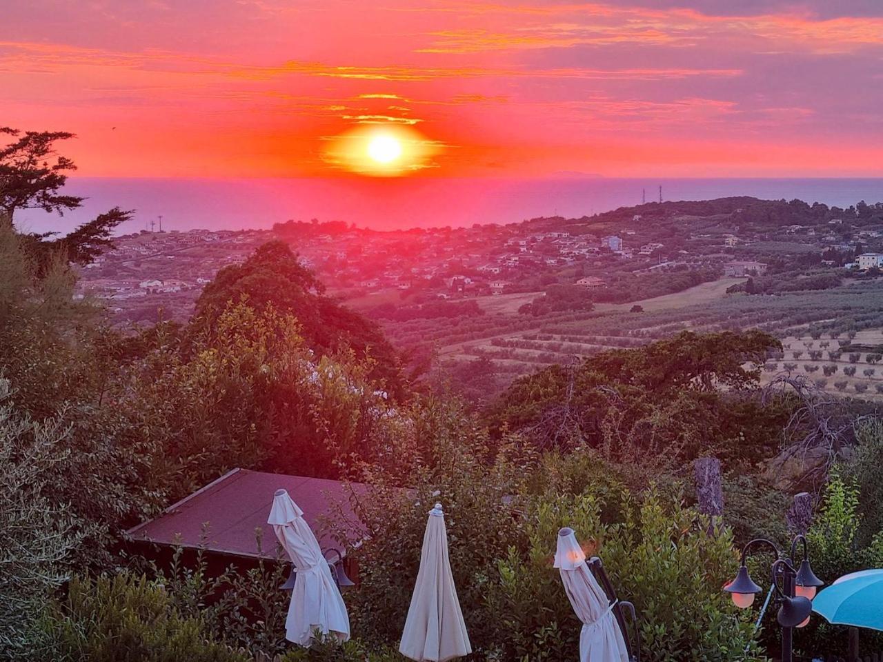 Agriturismo Le Rondini Di San Bartolo San Vincenzo Exterior photo